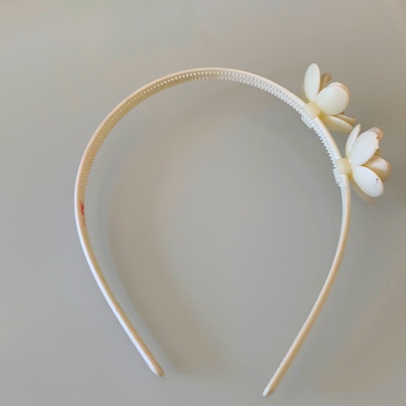 White Hair Band - Picture 1 of 2